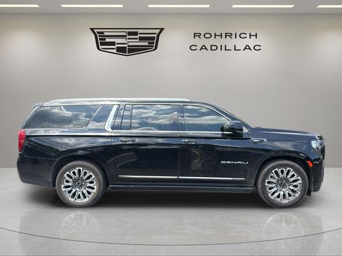 Used 2024 GMC Yukon XL Denali Ultimate AWD/4WD image 4