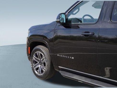 Used 2024 Jeep Wagoneer 4WD w/ Premium Group I image 40