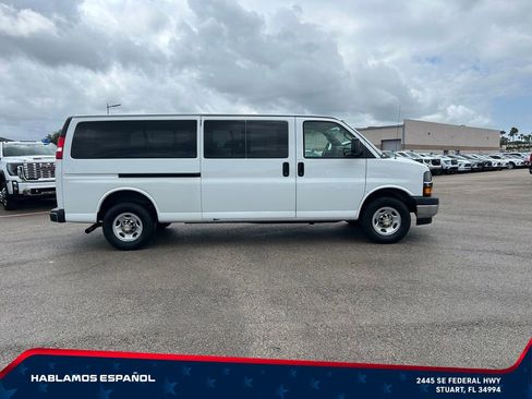 Used 2024 Chevrolet Express 3500 LT w/ LT Preferred Equipment Group RWD image 4
