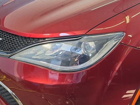 Used 2020 Chrysler Pacifica Limited FWD image 9