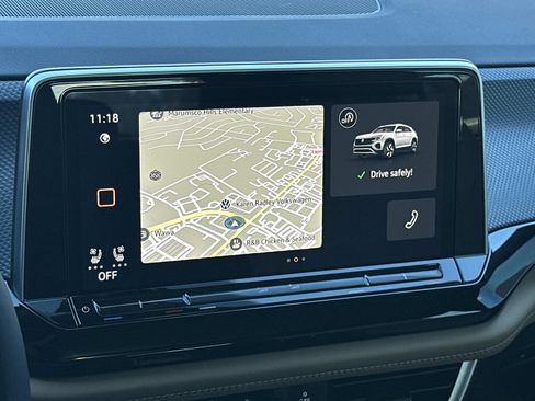 Certified 2025 Volkswagen Atlas Cross Sport SEL R-Line image 19