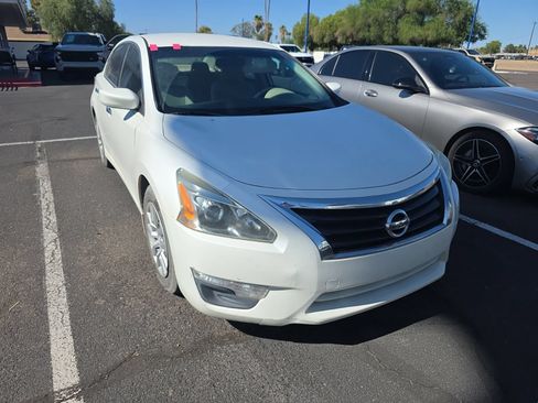 Used 2015 Nissan Altima 2.5 S w/ Power Driver Seat Package FWD image 5
