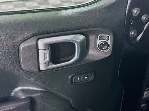 Used 2021 Jeep Gladiator Willys image 24