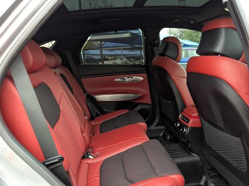 Used 2023 Genesis GV70 2.5T w/ Sport Prestige Package image 27