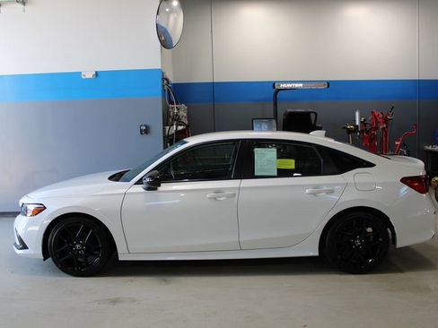 Used 2022 Honda Civic Sport image 17