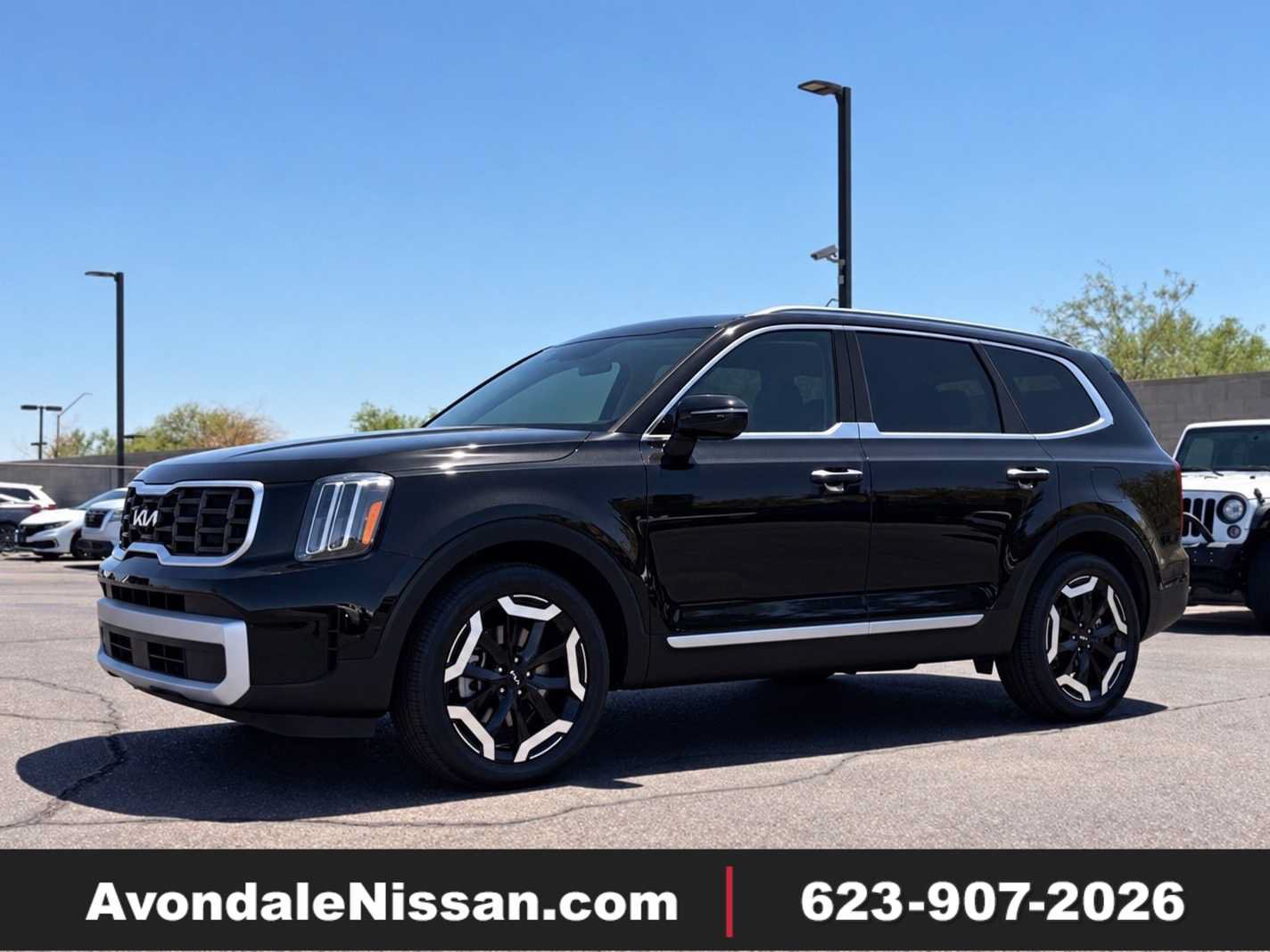 Used 2023 Kia Telluride S FWD image 1