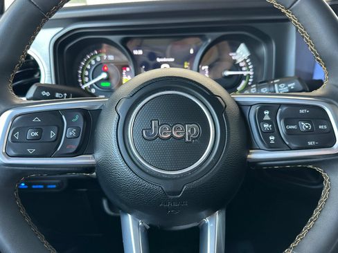 Used 2024 Jeep Wrangler Unlimited Sahara AWD/4WD image 30