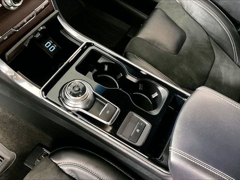 Used 2020 Ford Edge ST image 17