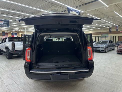 Used 2020 GMC Yukon XL Denali image 12