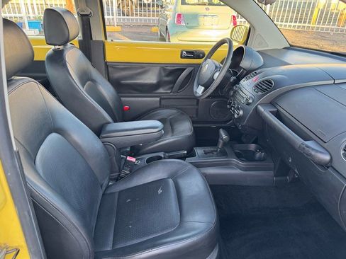 Used 2008 Volkswagen Beetle S image 10