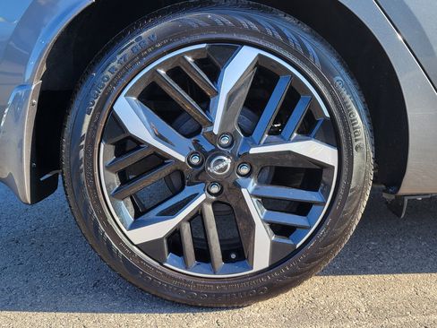 Used 2025 Nissan Versa SR w/ Trunk Package image 5