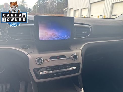 Certified 2023 Ford Explorer XLT w/ Equipment Group 202A image 10