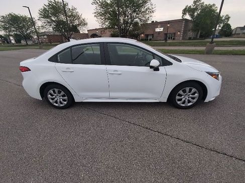 Certified 2025 Toyota Corolla LE FWD image 2