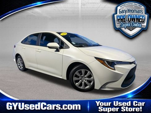 Used 2020 Toyota Corolla LE FWD image 1