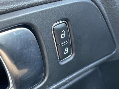 Used 2023 Ford Mustang Premium image 10