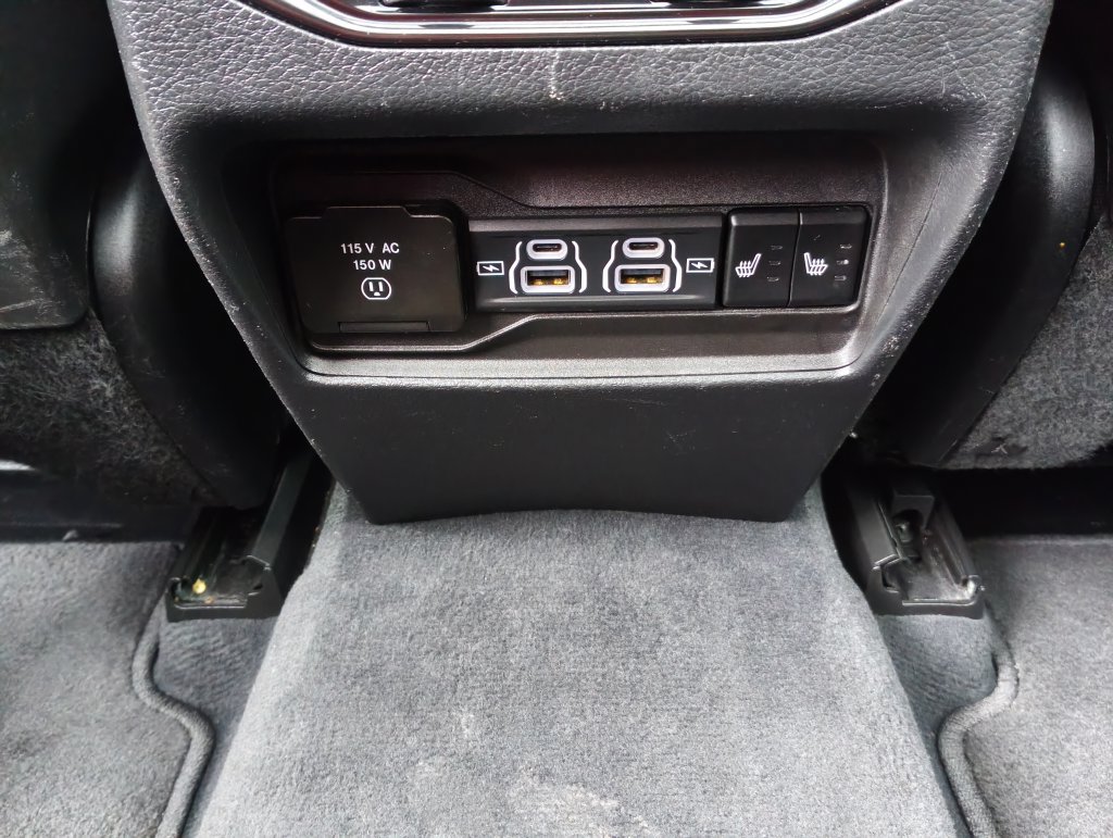 Used 2023 Jeep Grand Cherokee Limited AWD/4WD image 11
