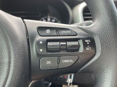 Used 2017 Kia Sorento FWD image 19