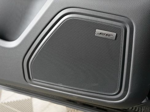 Certified 2026 Porsche Macan Turbo AWD/4WD image 17