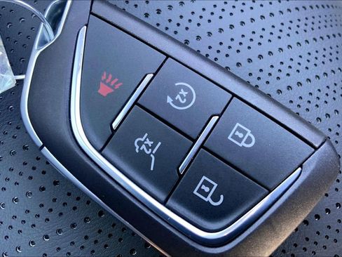 New 2026 Cadillac Vistiq Sport image 36