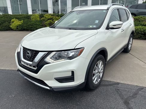 Used 2020 Nissan Rogue SV AWD/4WD image 2