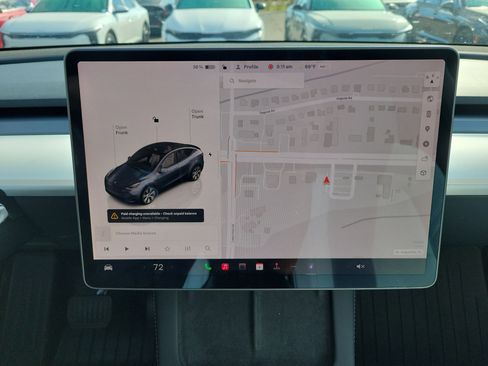 Used 2023 Tesla Model Y Long Range image 32