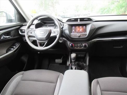 Used 2023 Chevrolet TrailBlazer LT FWD image 13