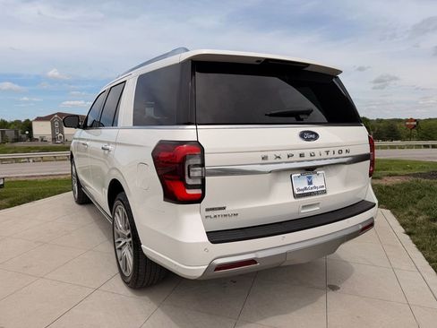 Used 2022 Ford Expedition Platinum AWD/4WD image 3