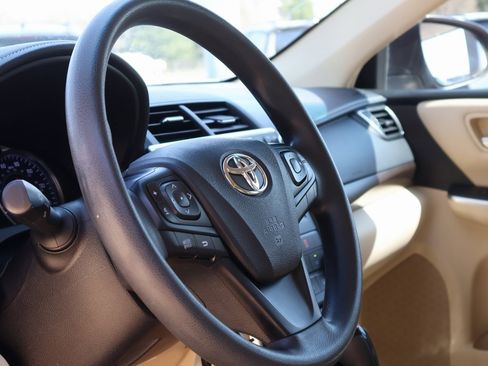 Used 2017 Toyota Camry LE image 25