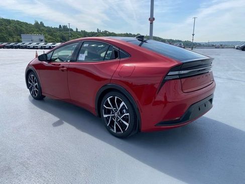 New 2026 Toyota Prius Plug-In Hybrid FWD image 8