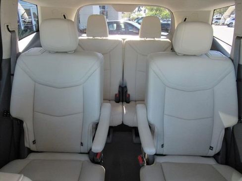 Used 2023 Cadillac XT6 Premium Luxury image 29