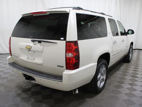 Used 2011 Chevrolet Suburban LTZ image 29
