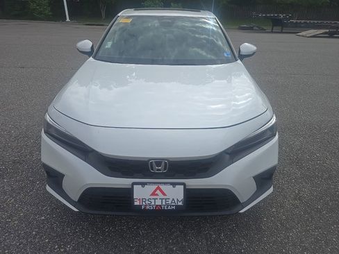 Used 2024 Honda Civic Sport Touring image 2