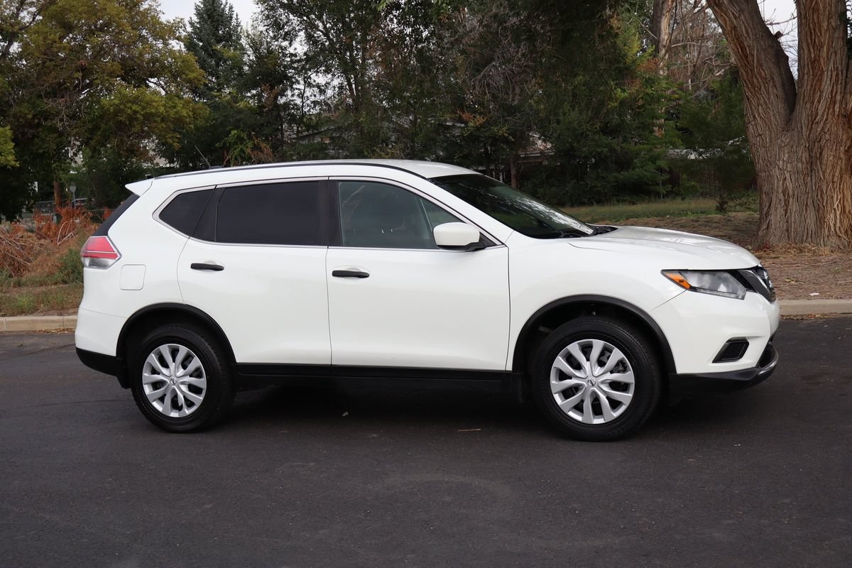 Used 2016 Nissan Rogue S w/ S Family Package AWD/4WD image 2