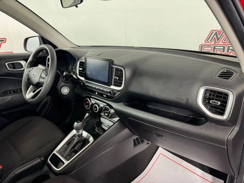 Used 2022 Hyundai Venue SE w/ Cargo Package FWD image 23