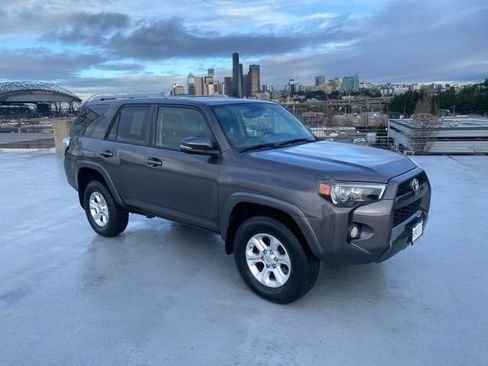 Used 2014 Toyota 4Runner SR5 Premium image 29