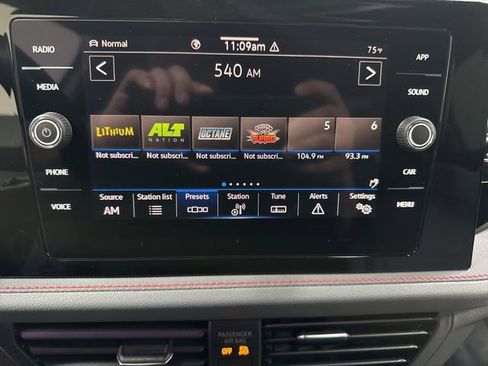 Used 2025 Volkswagen Jetta GLI Autobahn image 20