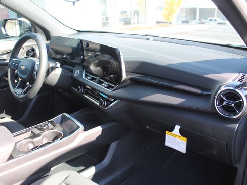 New 2026 Chevrolet Equinox LT image 26