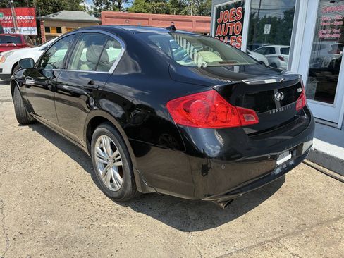 Used 2010 INFINITI G37 x Sedan w/ Premium Pkg AWD/4WD image 3