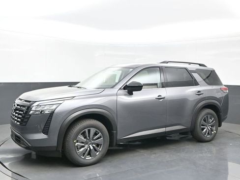 New 2026 Nissan Pathfinder SV w/ SV Premium Package FWD image 2