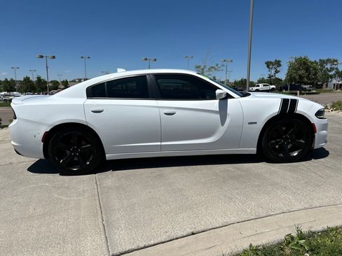 Used 2016 Dodge Charger R/T RWD image 9