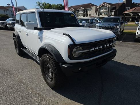 Used 2024 Ford Bronco Outer Banks AWD/4WD image 1