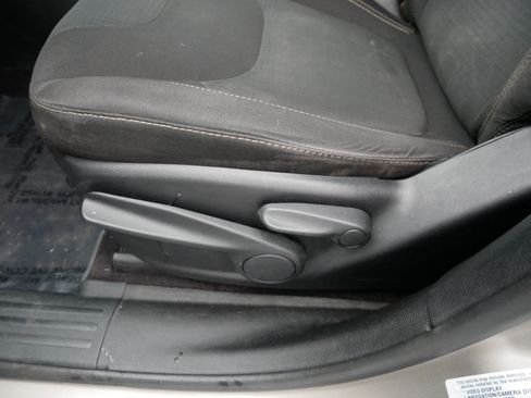 Used 2016 Jeep Cherokee Latitude w/ Cold Weather Group image 20