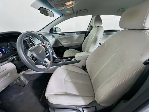 Used 2018 Hyundai Sonata SE FWD image 13