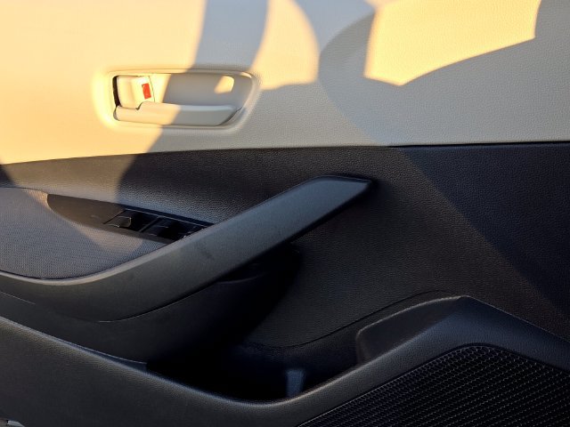 Used 2025 Toyota Corolla LE FWD image 29