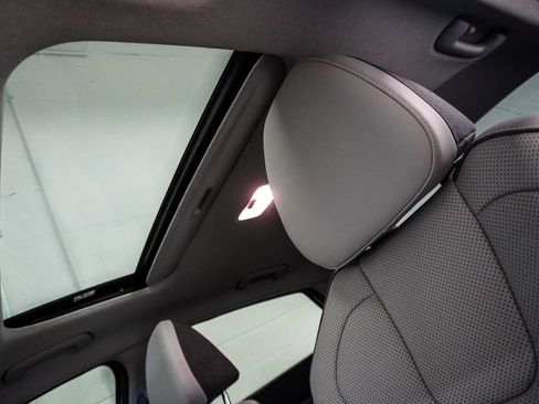 Used 2025 Hyundai Elantra Limited w/ Cargo Package FWD image 8