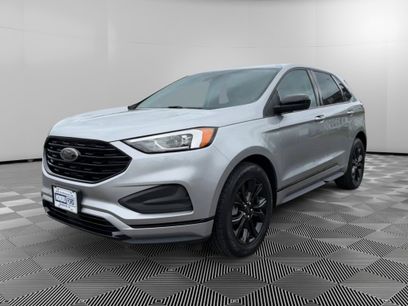 Used 2023 Ford Edge SE w/ Black Appearance Package
