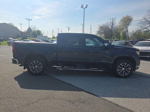Used 2022 Chevrolet Silverado 1500 LT w/ Protection Package AWD/4WD image 4
