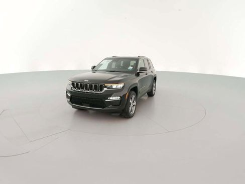 New 2025 Jeep Grand Cherokee Limited w/ Trailer Tow Package image 3