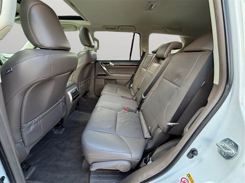 Used 2018 Lexus GX 460 Premium w/ Premium Package AWD/4WD image 36