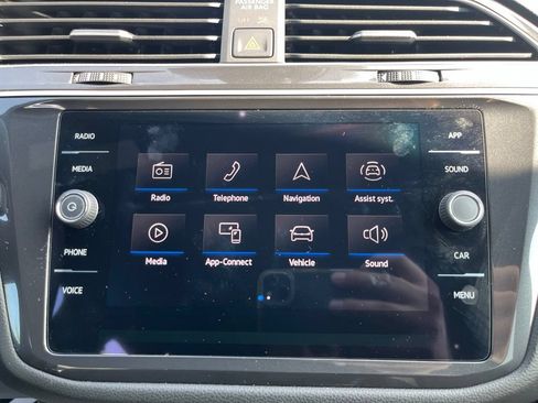 Certified 2024 Volkswagen Tiguan SE R-Line AWD/4WD image 19